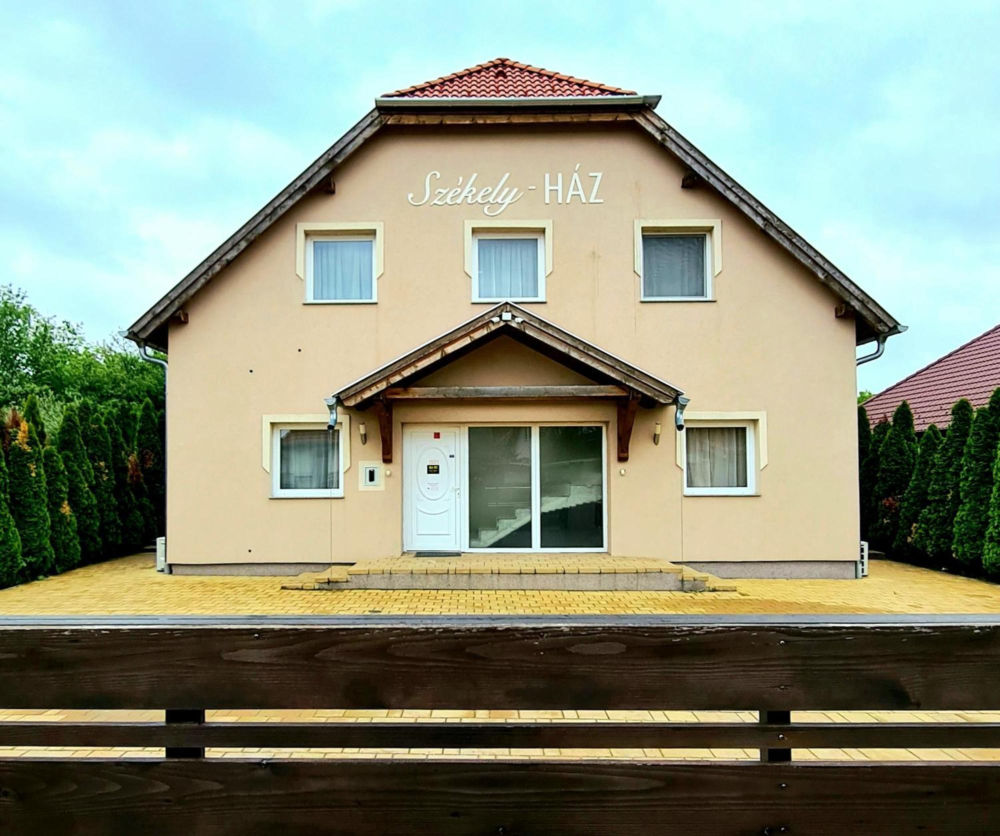 Szekely Haz Apartment Шопрон Екстериор снимка