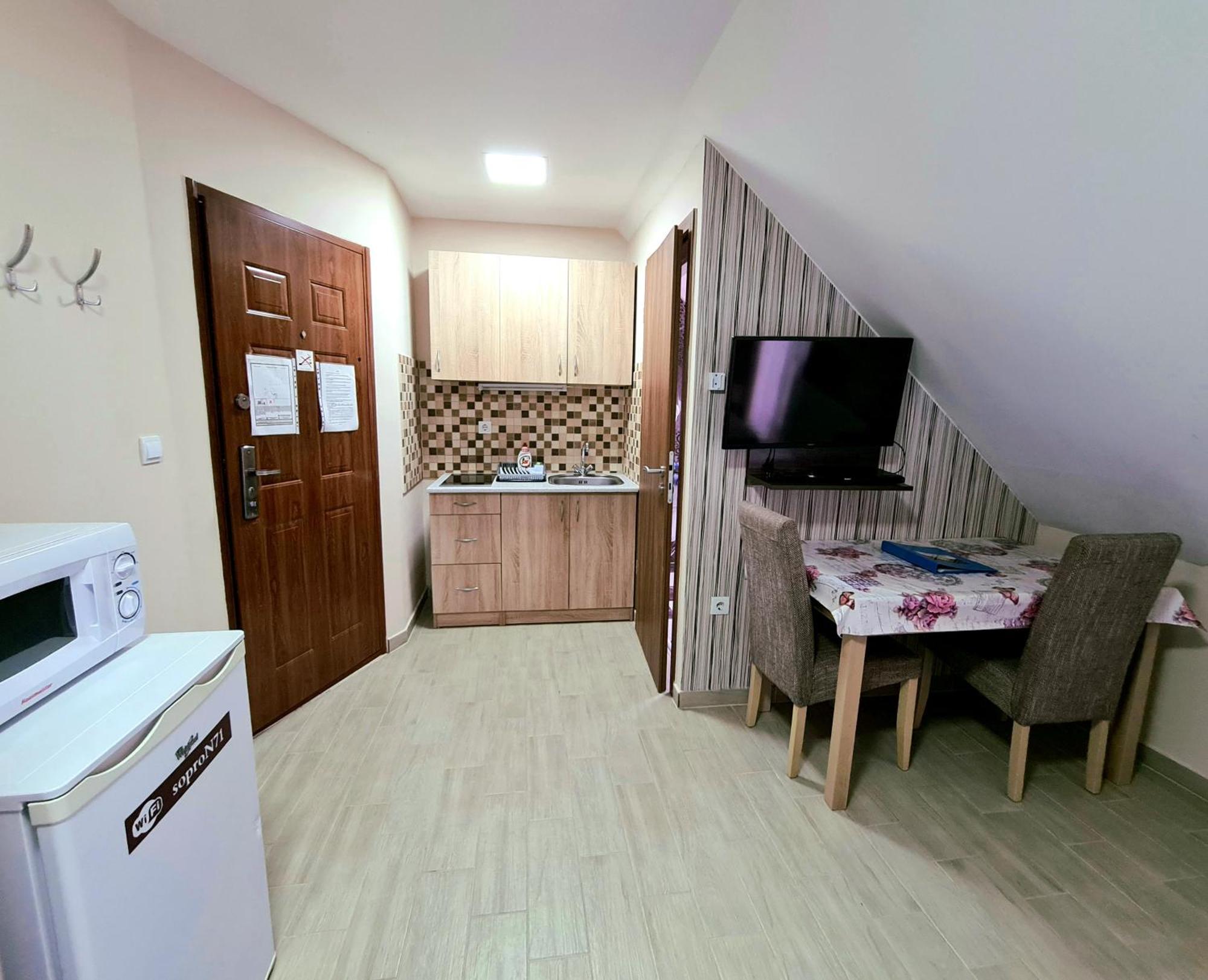 Szekely Haz Apartment Шопрон Екстериор снимка